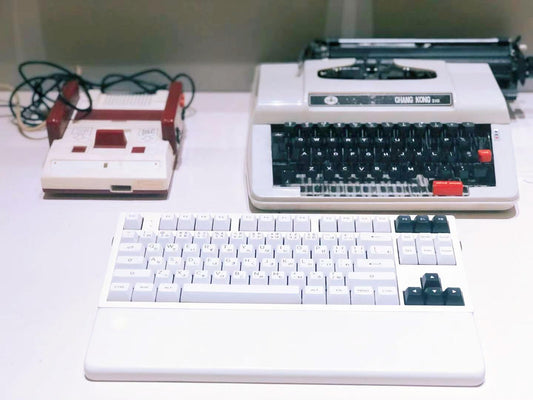 White Quartz Wrist Rests, Artisan Wrist Rests, Custom Size Wrist Rests, Solid Wrist Rests, Workspace, Gaming Setups. - HiJenney