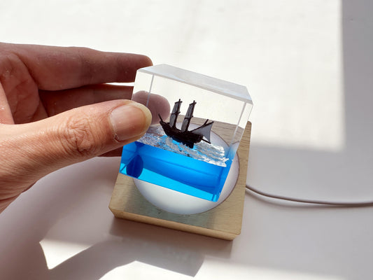 Ocean Waves Epoxy Lamp, Sailing Boats Resin Cube Art, Personalized Night Light Gift, Custom Desk Decor. - HiJenney