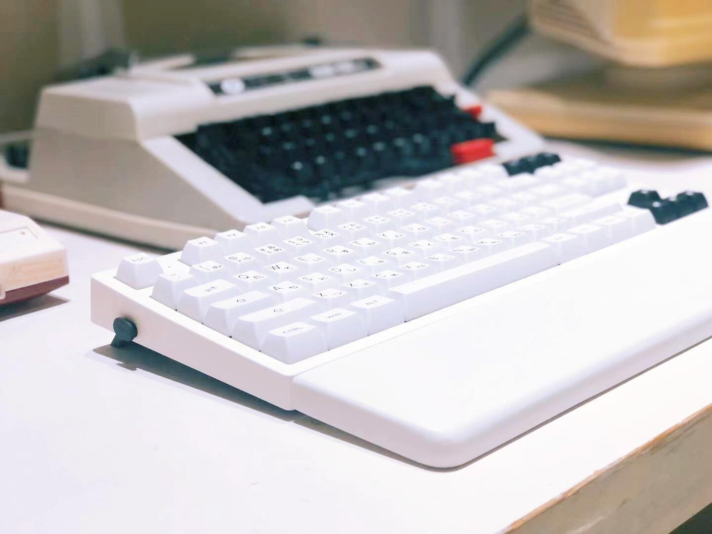 White Quartz Wrist Rest, Keyboard Wrist Rest, White Quartz Stone, Keyboard Wrist Rest, Office, Game Desk Decor, Personalized Gift. - HiJenney