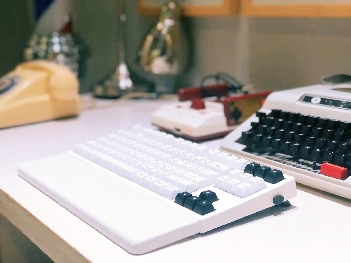 White Quartz Wrist Rest, Keyboard Wrist Rest, White Quartz Stone, Keyboard Wrist Rest, Office, Game Desk Decor, Personalized Gift. - HiJenney