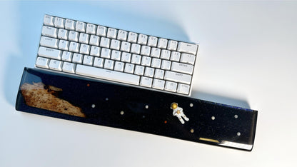 Astronaut Space Wrist Rest, Universe Starry Sky Wrist Rest, Artisan Wood Resin Wrist Rest, Mechanical Keyboard, Office Desk Decor, Personalized Gift. - HiJenney