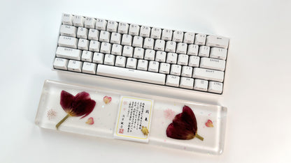 Tulip Dried Flowers Wrist Rest, Artisan Resin Wrist Rest, Keyboard Wrist Rest, Laptop, Gaming Office Desk Decor, Personalized Gift. - HiJenney