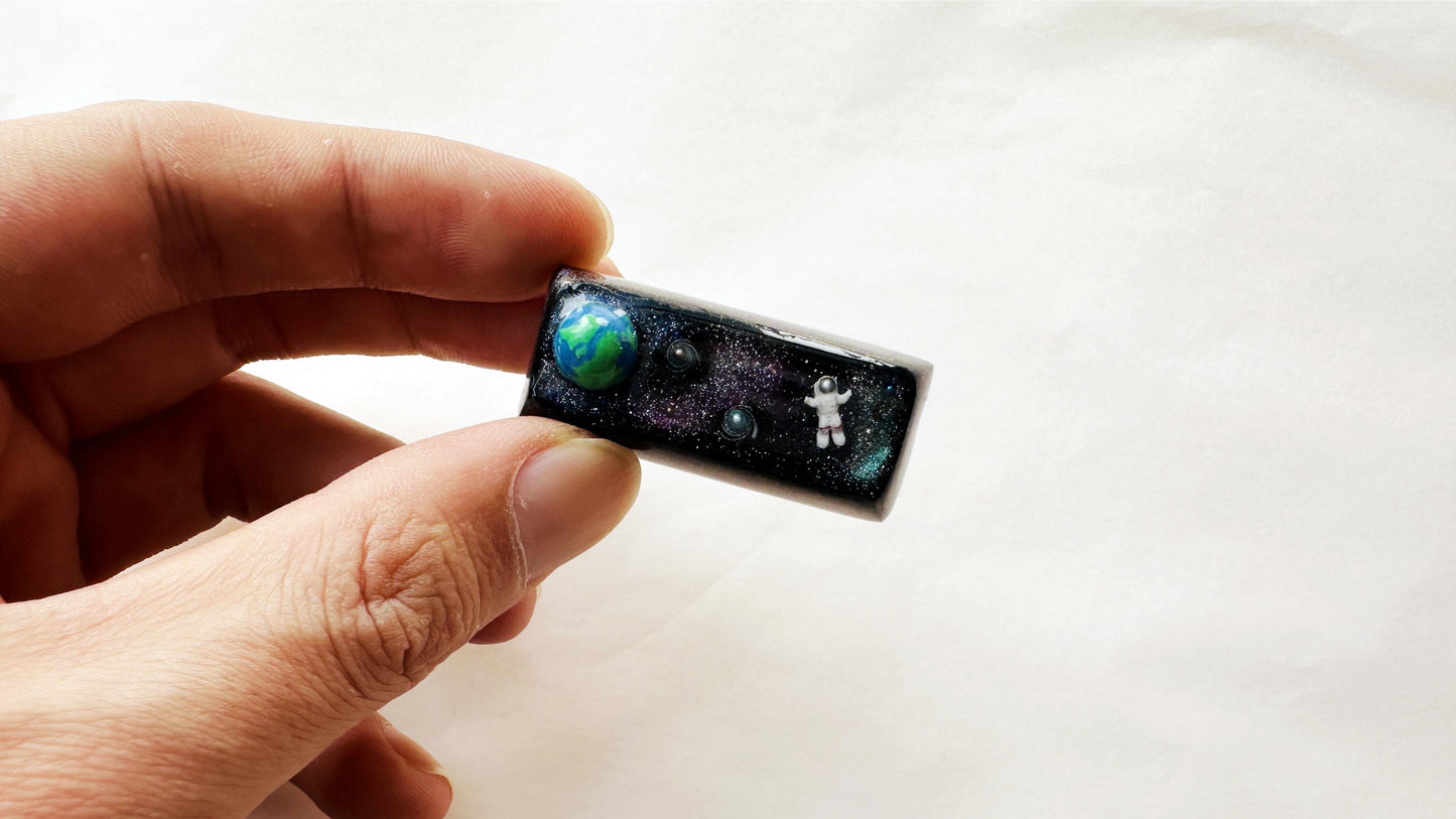 Universe Astronaut Keycap, Earth Planet Keycap, Galaxy Keycap, Artisan Resin Keycap, Mechanical Keyboard Cherry Switch Keycap. - HiJenney