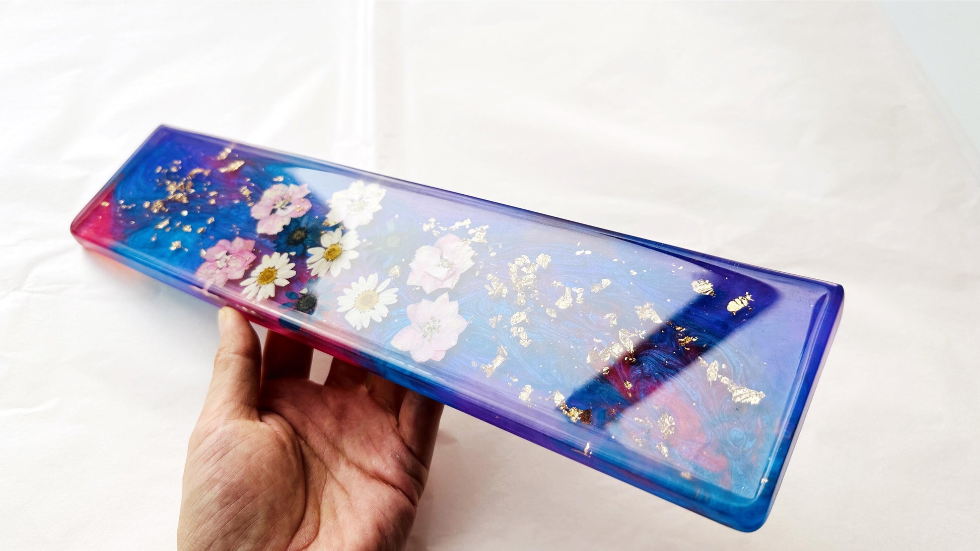 Daisy Wrist Rest, Blue Purple Rose Red Wrist Rest, Artisan Resin Wrist Rest, Real Dried Flowers, Game Desk Decor, Office Desk Gifts. - HiJenney