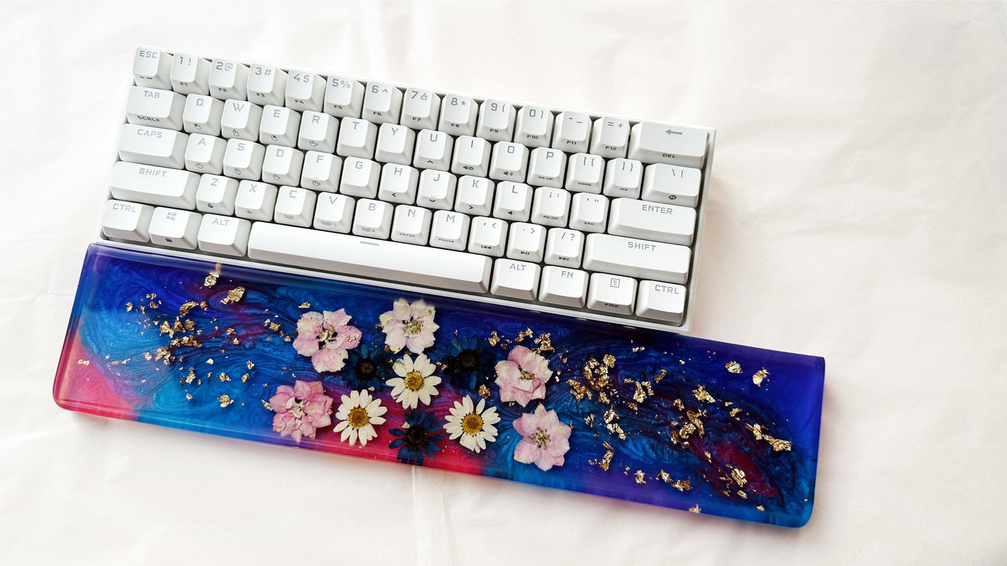 Daisy Wrist Rest, Blue Purple Rose Red Wrist Rest, Artisan Resin Wrist Rest, Real Dried Flowers, Game Desk Decor, Office Desk Gifts. - HiJenney