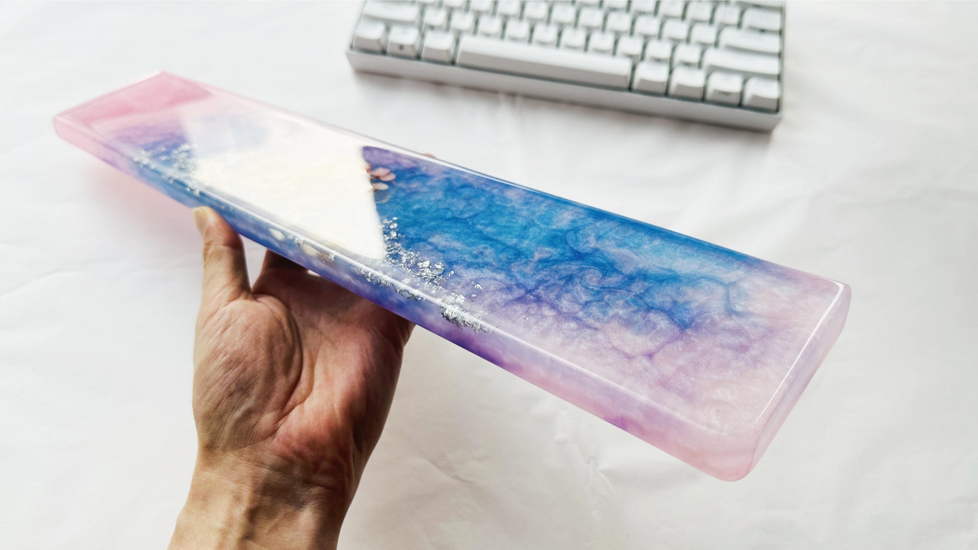 Pink Hydrangea Wrist Rest, Blue Pink Gradient Wrist Rest, Artisan Resin Wrist Rest, Personalized Gift, Laptop Mouse Wrist Rest, Desk Decor. - HiJenney