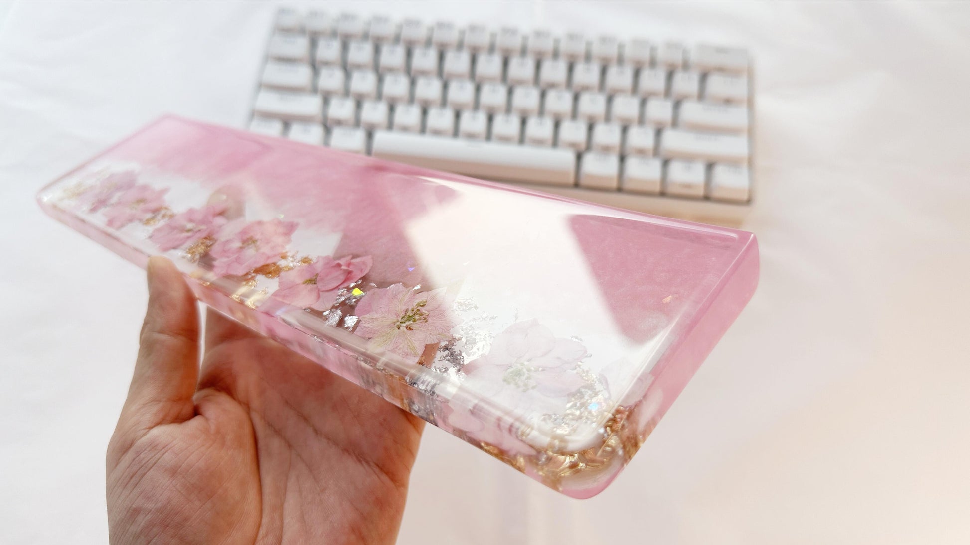 Sakura Pink Petal Wrist Rest, Pearlescent Pink Delphinium Wrist Rest, Gold Foil, Dried Flowers, Resin Wrist Rest, Personalized Gift. - HiJenney