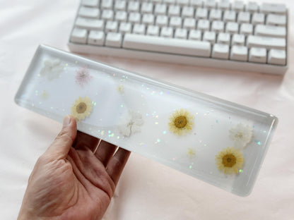 Marguerite Daisy Wrist Rest, Dried Flowers, Snowdrops Delphinium Wrist Rest, Artisan Resin Wrist Rest, Mechanical Keyboard Decor, Personalized Gift. - HiJenney