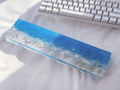 Pearlescent Blue Hydrangeas Petal Wrist Rest, Real Dried flowers, Artisan Clear Resin Wrist Rest, Mouse Wrist Rest, Desk Decor. - HiJenney