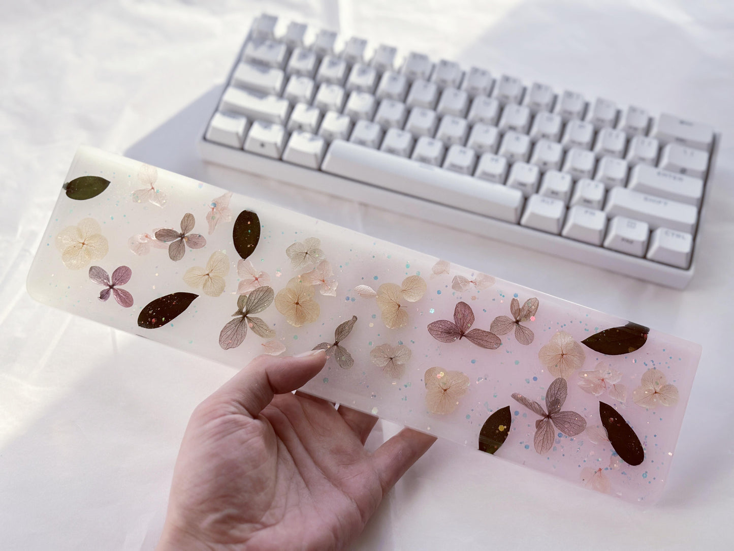 Pink White Hydrangea Flowers Wrist Rest, Artisan Resin Wrist Rest, Dried Flowers Keyboard Wrist Rest, Desk Keyboard Decor Gift. - HiJenney