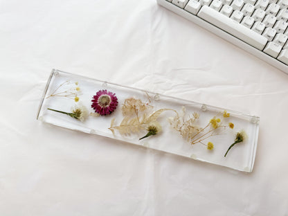 Flowers Wrist Rest, Crystal Clear Wrist Rest, Real Dried Flower, Handmade Custom Artisan Keyboard Resin Wrist Rest, Desk Decor Gift. - HiJenney