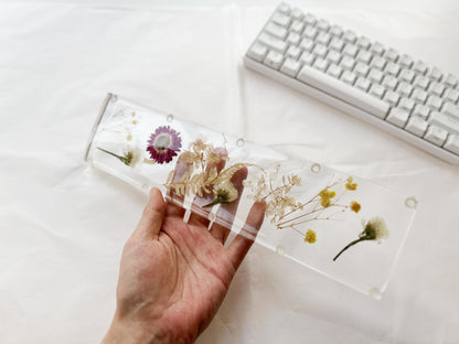 Flowers Wrist Rest, Crystal Clear Wrist Rest, Real Dried Flower, Handmade Custom Artisan Keyboard Resin Wrist Rest, Desk Decor Gift. - HiJenney