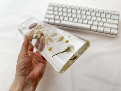 Flowers Wrist Rest, Crystal Clear Wrist Rest, Real Dried Flower, Handmade Custom Artisan Keyboard Resin Wrist Rest, Desk Decor Gift. - HiJenney