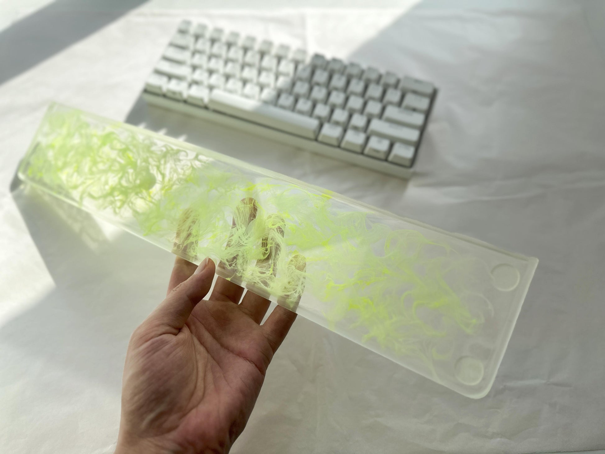 Fluorescent Green White Smoke Wrist Rest, Neon Color, Clear Resin Wrist Rest, Personalized Gift, Keyboard Wrist Rest. Unique Gift. - HiJenney