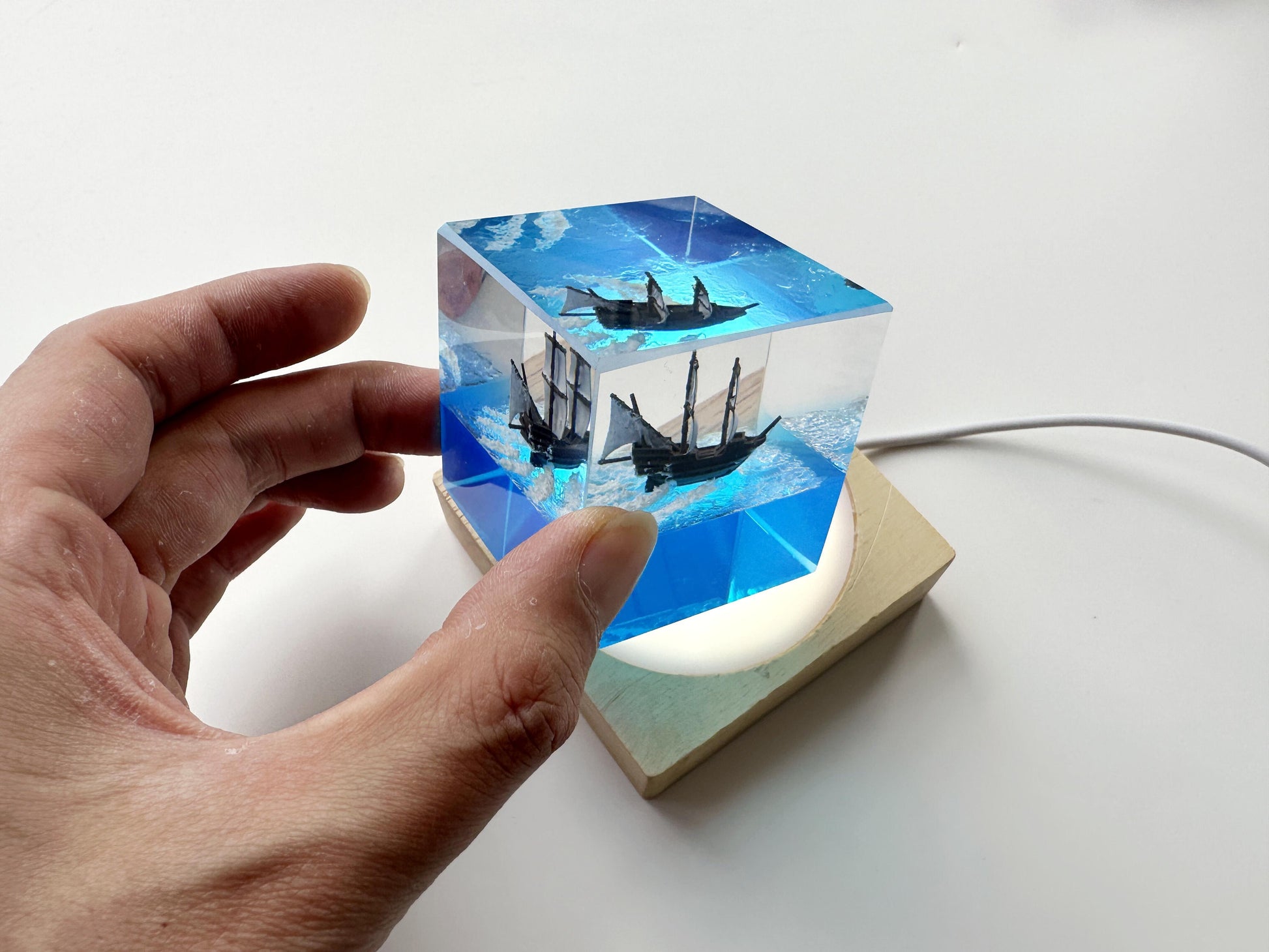 Ocean Sailing Boats Resin Cube, Night Light, Ocean Waves Scene Cube, Personalized Gift, Desk Decor, Custom Unique Gift. - HiJenney