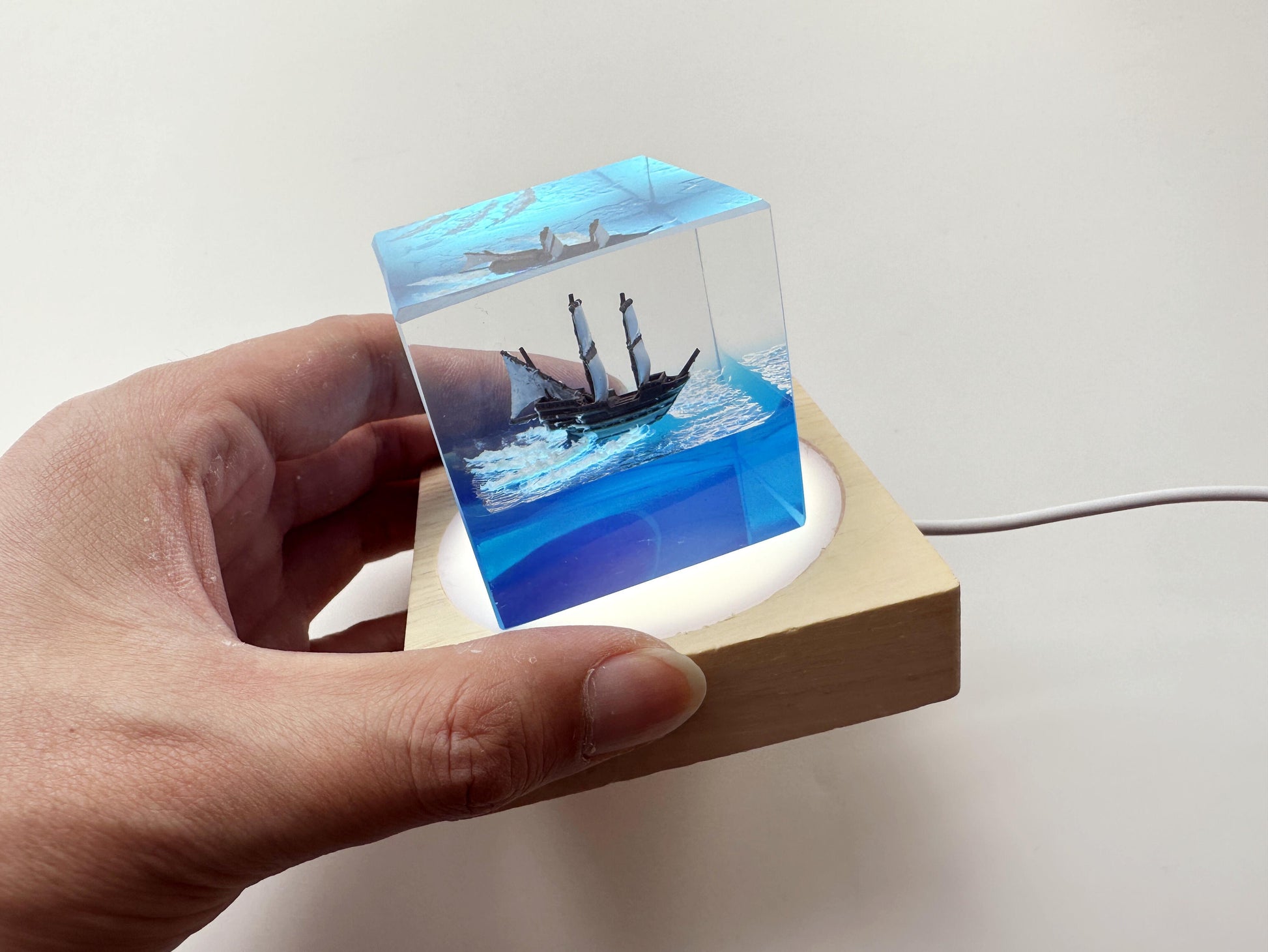 Ocean Sailing Boats Resin Cube, Night Light, Ocean Waves Scene Cube, Personalized Gift, Desk Decor, Custom Unique Gift. - HiJenney