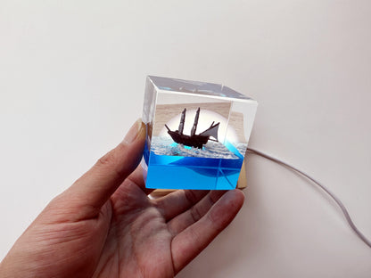 Ocean Sailing Boats Resin Cube, Night Light, Ocean Waves Scene Cube, Personalized Gift, Desk Decor, Custom Unique Gift. - HiJenney