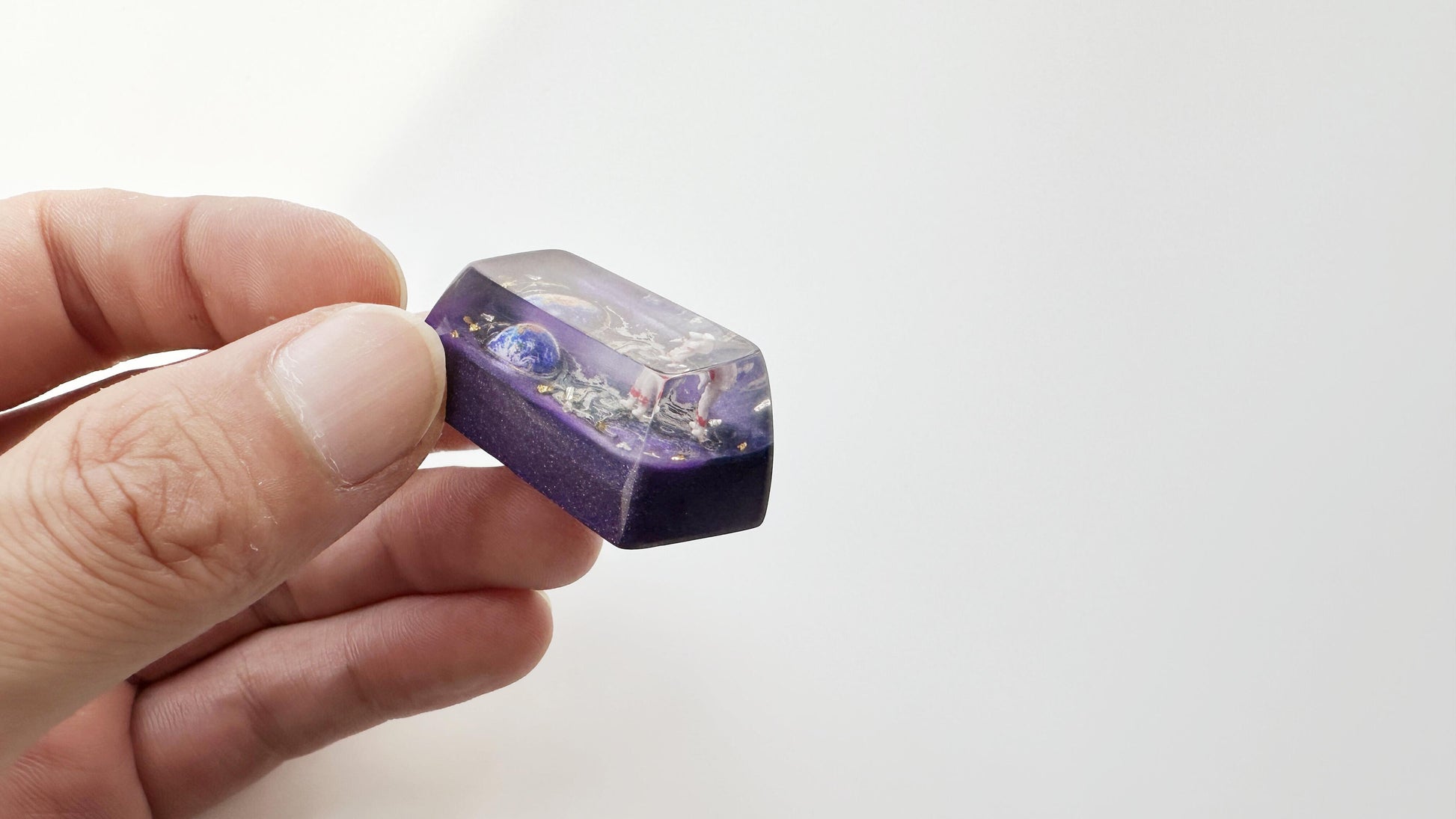 Astronaut Earth Planet Keycap, Universe Galaxy Keycap, Artisan Resin Keycap, Mechanical Keyboard Keycap, SA, OEM Keycap. - HiJenney