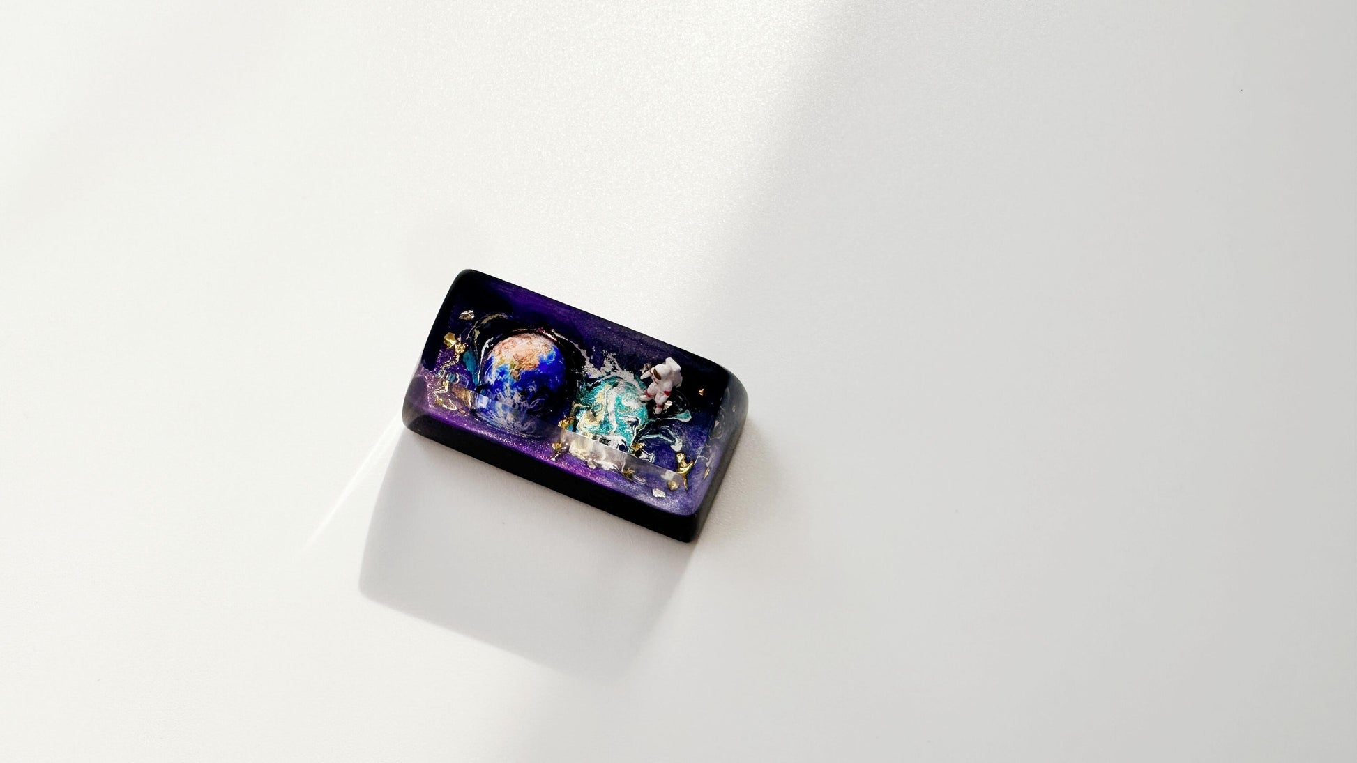 Astronaut Earth Planet Keycap, Universe Galaxy Keycap, Artisan Resin Keycap, Mechanical Keyboard Keycap, SA, OEM Keycap. - HiJenney