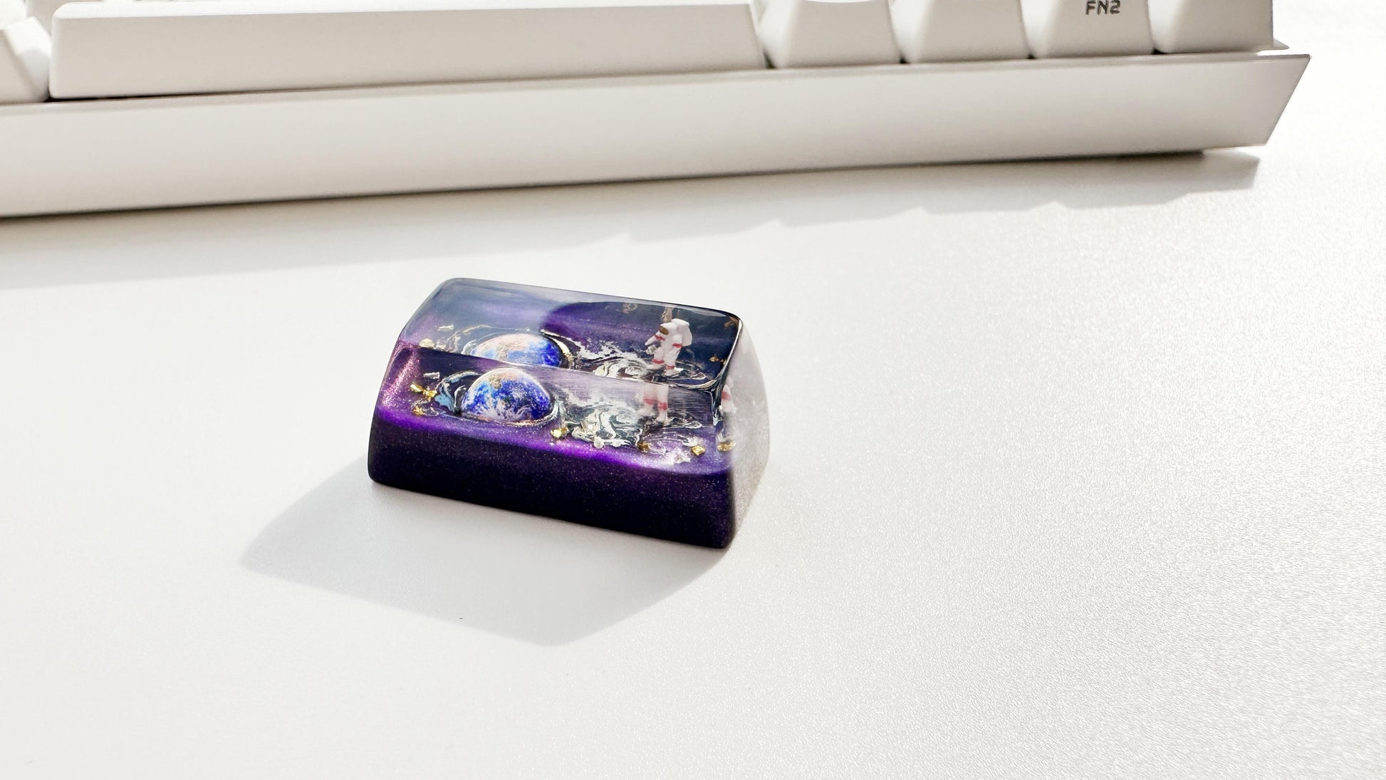 Astronaut Earth Planet Keycap, Universe Galaxy Keycap, Artisan Resin Keycap, Mechanical Keyboard Keycap, SA, OEM Keycap. - HiJenney